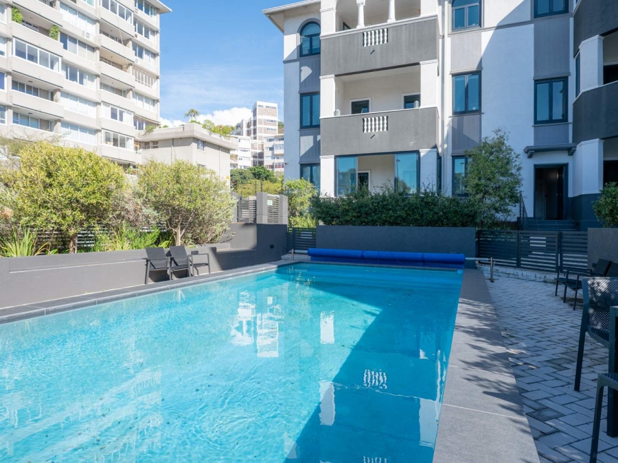 To Let 1 Bedroom Property for Rent in Green Point Western Cape